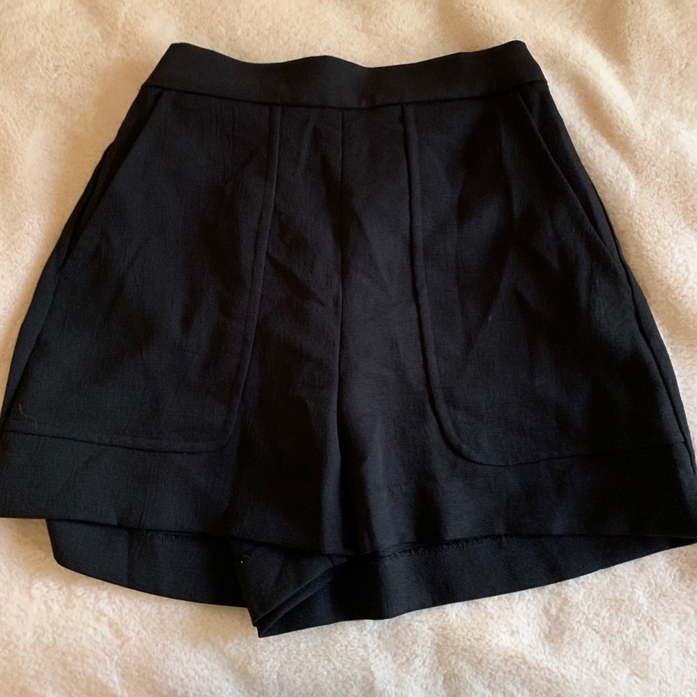 Aritzia - Wilfred shorts